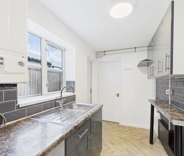 Tredworth Road, Tredworth, Gloucester - Photo 4