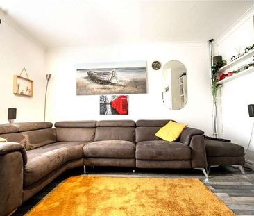 Manor Waye, Uxbridge, Middlesex, UB8 - Photo 2