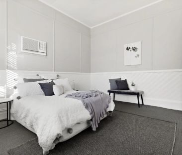 MODERN LIVING - Photo 4