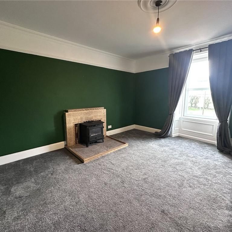 4 bedroom detached house to rent - Photo 1