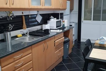 Arrendo quartos num apartamento de estudantes trabalhadores