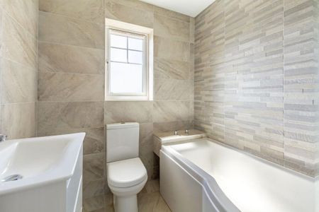 3 bedroom semi-detached house to rent - Photo 3