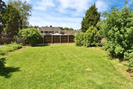 1 bedroom Flat To Let - Photo 5