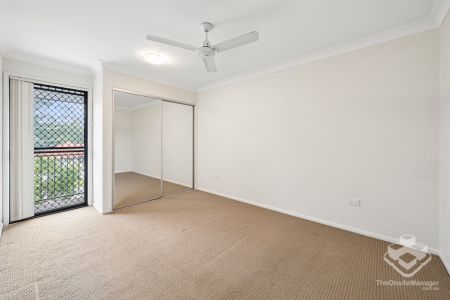 Spacious 3-Bedroom Townhouse with Resort-Style Facilities in Moorooka - Photo 3