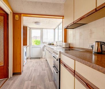 3 bedroom chalet to rent - Photo 3