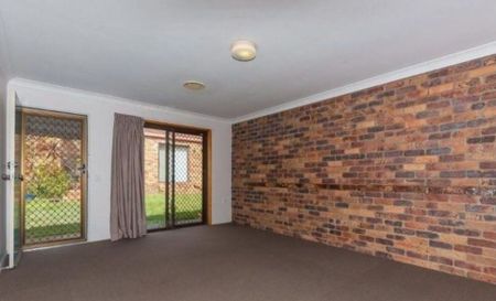 Lowset Neat & Tidy Brick Unit - Currently Under Application- No Further Inspections - Photo 5