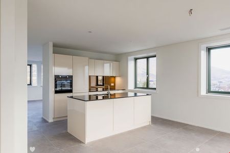 5.5 Zimmer, 135 m², 7. Stock - Photo 2