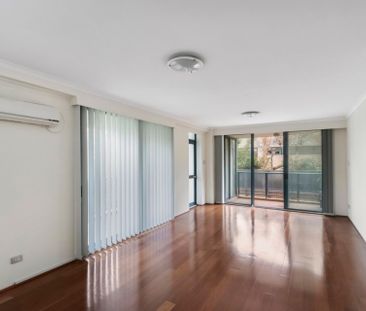 Spacious Two Bedroom in a Central Location - Photo 1