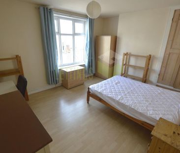 5 bedroom terraced house to rent - Photo 4