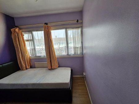 4 bedroom terraced house to rent - Photo 5
