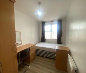 2 bedroom flat to rent - Photo 5