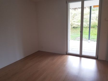 "Gemütliche 2.5-Zimmerwohnung mit schönem Balkon" - Photo 2