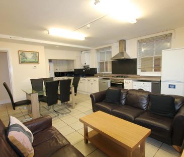 6 bedroom flat to rent - Photo 2