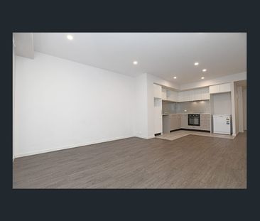 GROUND FLOOR APARTMENT WITH RESORT STYLE FACILITIES - Photo 4