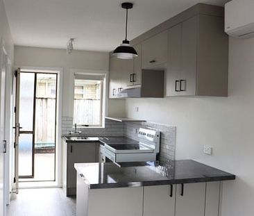 Newely renovated unit in the heart of Browns Bay - Photo 5