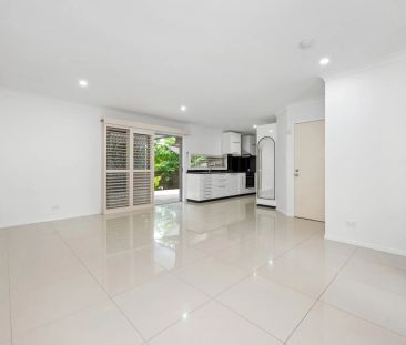Modern Boutique Townhome Living in Prime Coorparoo Location - Photo 2