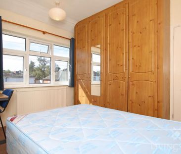 3 bedroom semi-detached house to rent - Photo 6