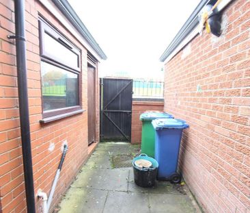 3 bedroom terraced house to rent - Photo 2