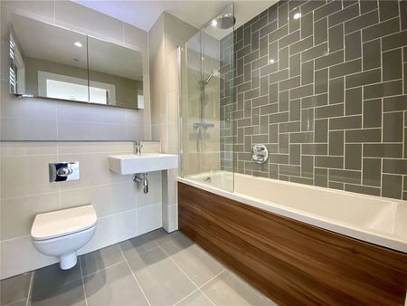 ** 2 WEEKS RENT FREE FOR JANUARY MOVE INS **Rent at Thames Quarter; this 7th floor, 2 bedroom, 2 bathroom, apartment with superb on site residents facilities. - Photo 4