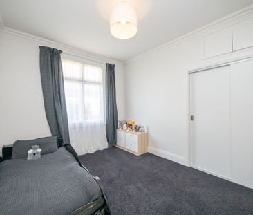 Bright and Modern 2-Bedroom Home with Bonus Office/Sunroom - Photo 4