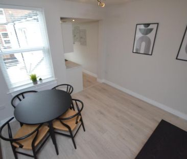 2 bedroom terraced house to rent - Photo 2