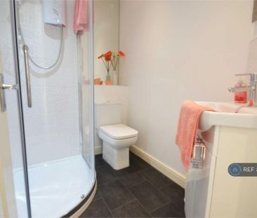 3 bedroom end of terrace house to rent - Photo 4