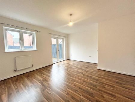 3 bedroom semi-detached house to rent - Photo 3