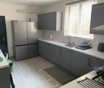 1 bedroom in a house share to rent - Photo 6