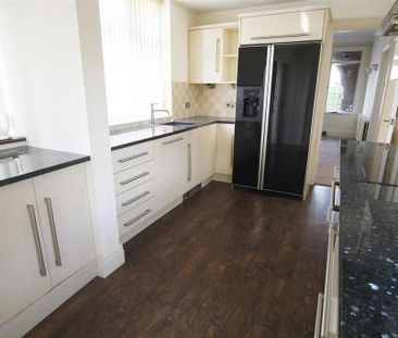4 bedroom detached house to rent - Photo 6