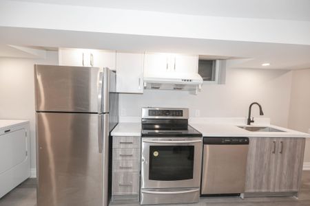 For Lease - 382 Allgood Street, Richmond Hill, Ontario - Photo 4