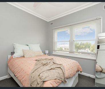 Stunningly Renovated Home with Large Backyard – A Must-See! - Photo 5