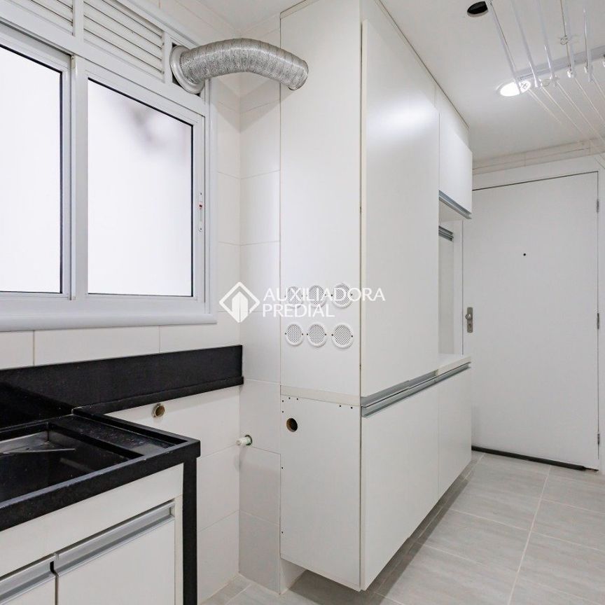 Apartamento com 3 quartos e 148m² para alugar em Jardim Europa, Porto Alegre. - Photo 1