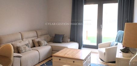 Piso de alquiler en Silvestre Sánchez Sierra, Capuchinos - Glorieta - Ciudad Jardín - Photo 2