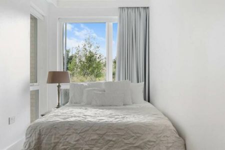 3 bedroom flat to rent - Photo 5