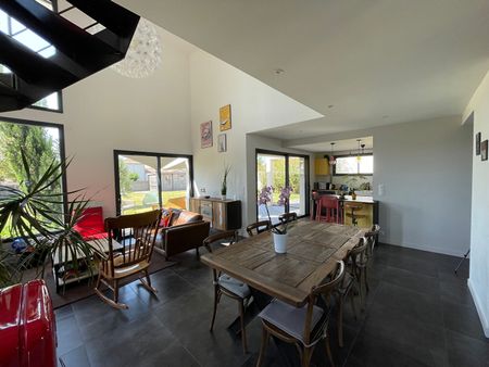 Location maison 5 pièces, 115.00m², Luçon - Photo 2