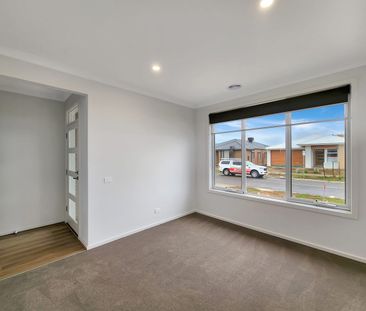 Quality, Family Home! - Photo 1