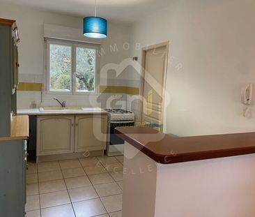 A LOUER - AUBIGNAN - APPARTEMENT TYPE 3 MEUBLE, - Photo 2