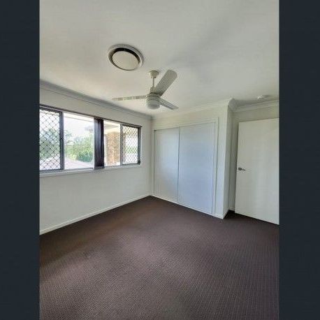 Modern 4-bed family home with media room & multiple living zones â minutes to Garden City Available 26 Nov 2025! - Photo 1