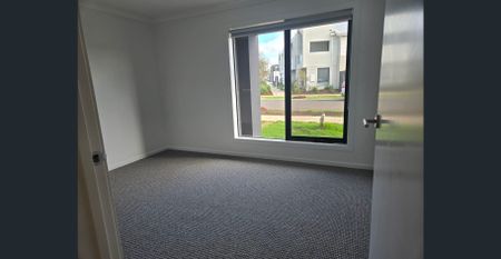 Low-Maintenance, Brand New Home – Ready to Move In! - Photo 5