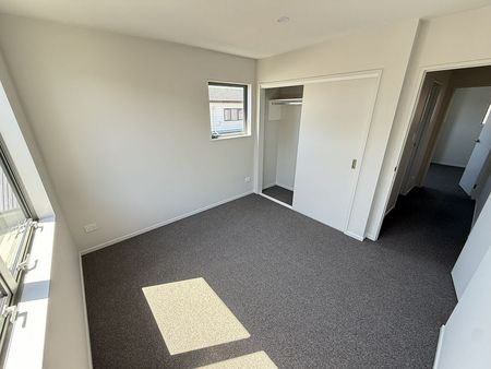 Modern 2-Bedroom Townhouse for Lease - Photo 4