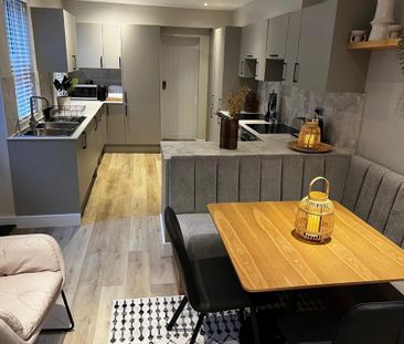 1 bedroom in a house share to rent - Photo 2