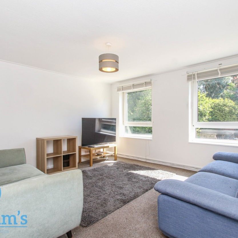 3 bed Flat for Rent - Photo 1