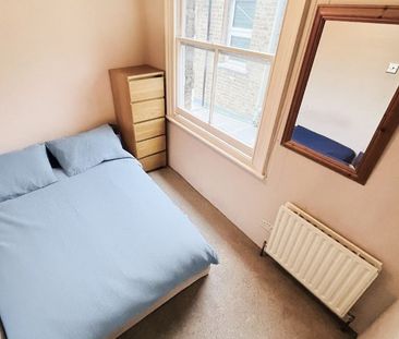Room in a Shared House, Aslett Street, SW18 - Photo 3