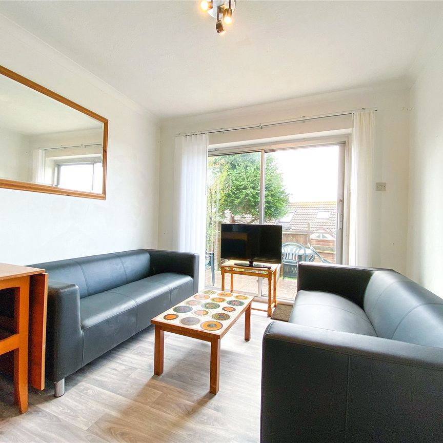 6 bedroom semi-detached house to rent - Photo 1