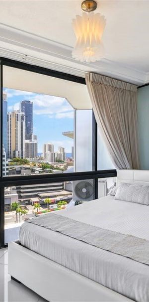 WOW fully renovated fully furnished 2 bedroom apartment, - Photo 1