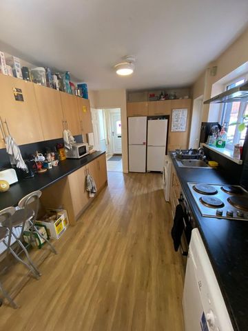 16 Kirkstone Drive- Un-Expectedly Re-Offered and New Price Loughborough - Photo 3