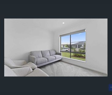 Modern Family Living with Style, Space & Comfort 🏡 - Photo 1