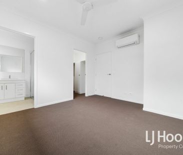 FULLY AIR CONDITIONED - SOLAR PANELS - PARTIALLY FURNISHED! - Photo 2