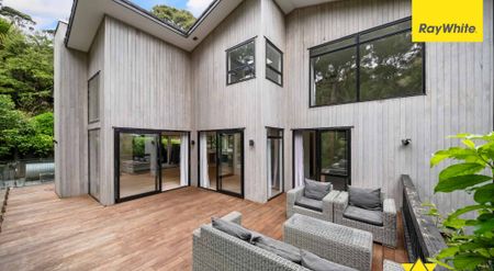 Spacious 4-Bedroom Family Home with Double Garage - Photo 4