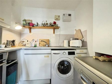 2 bedroom flat to rent - Photo 5